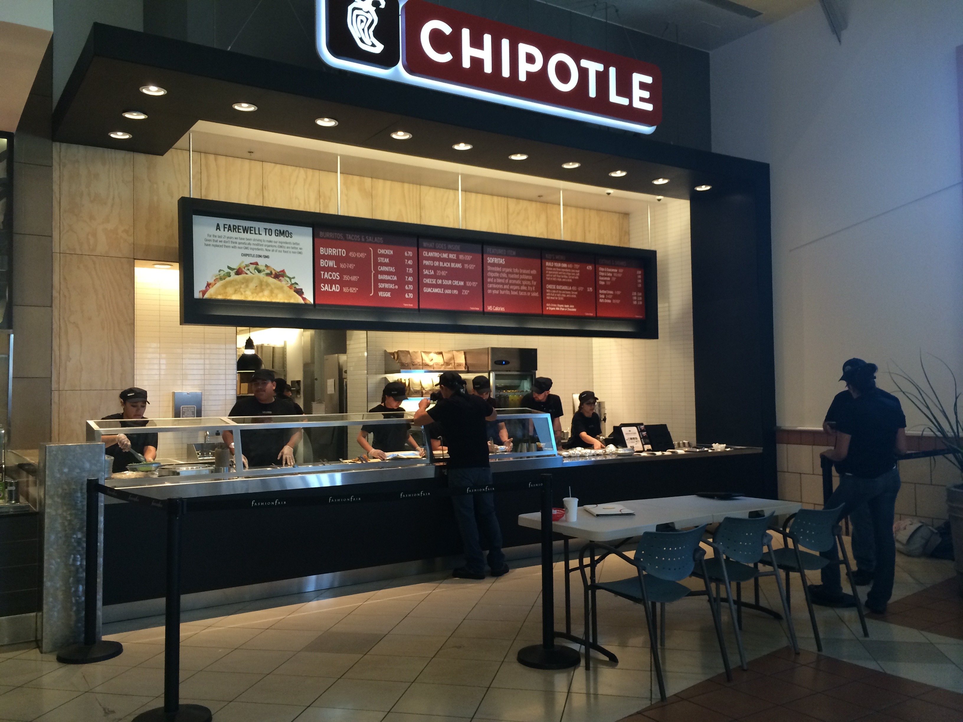 chipotle dining room open